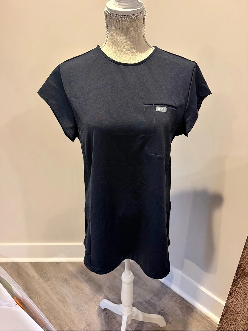 FIGS Alma Slim Crewneck Tunic Scrub Top Black Large Like New